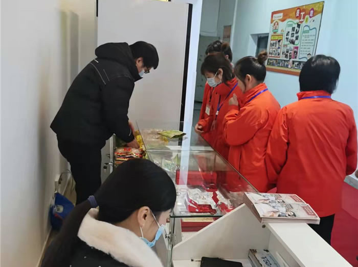 四川中青旅綿陽(yáng)分社、綿陽(yáng)市中旅假日旅行社、綿陽(yáng)自來(lái)文化傳播有限公司24H自助售貨服務(wù)盛大開(kāi)業(yè)