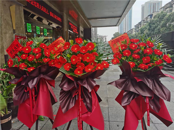 四川中青旅綿陽(yáng)分社、綿陽(yáng)市中旅假日旅行社、綿陽(yáng)自來(lái)文化傳播有限公司24H自助售貨服務(wù)盛大開(kāi)業(yè)